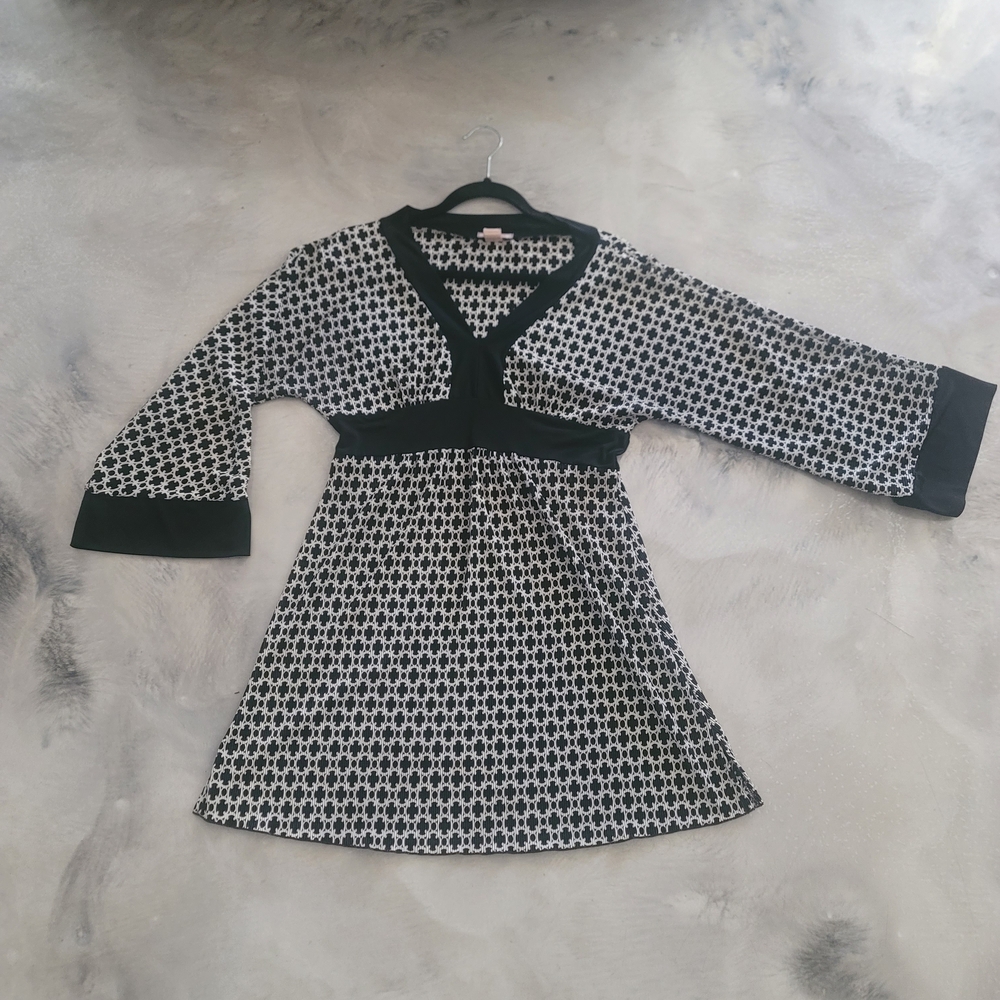Black & White Geometric Midi Dress with Contrast Trim